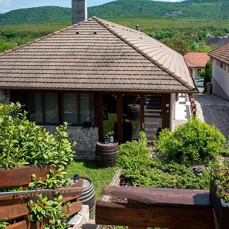 Pitypang Vendeghaz * Felsőtárkány